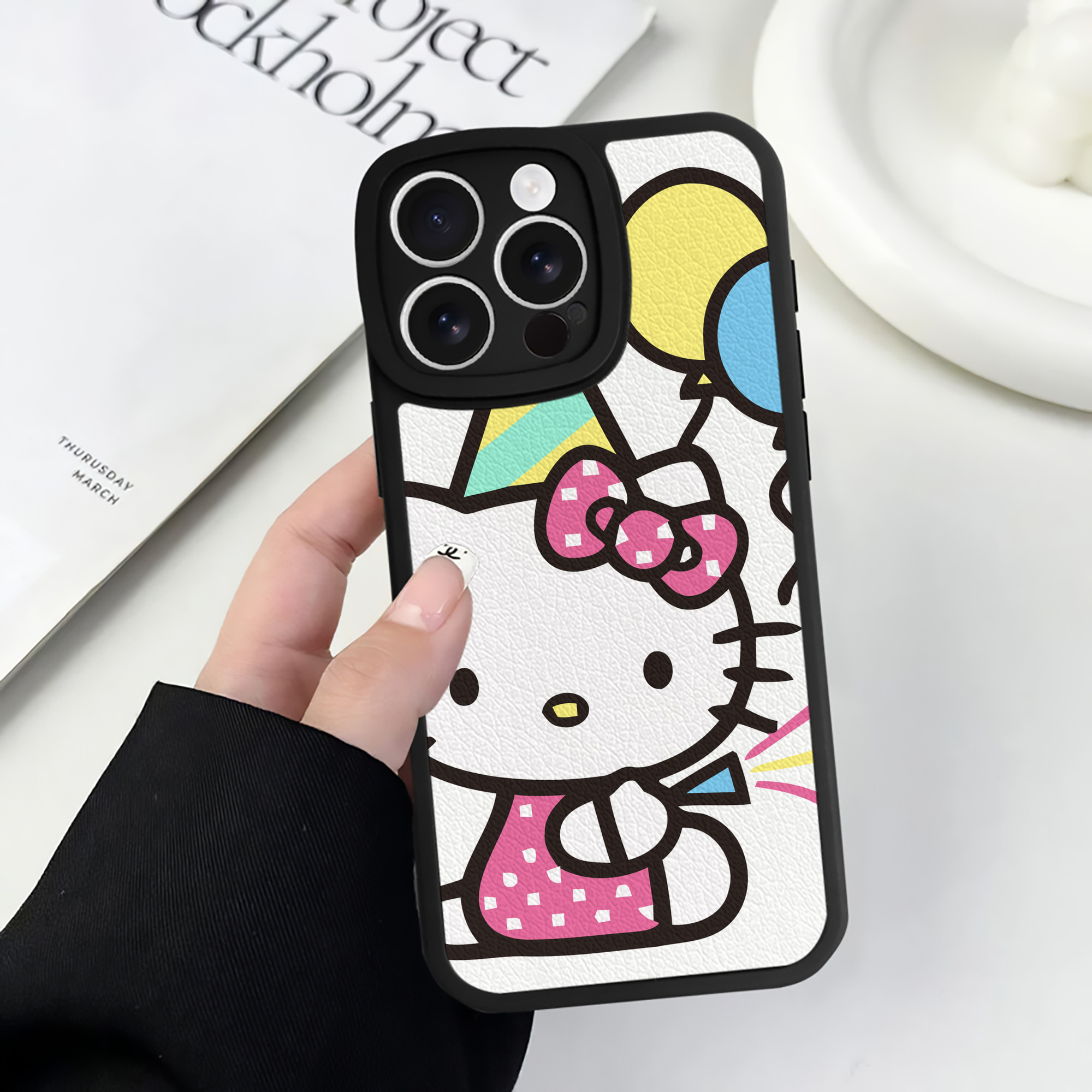 （画像用） Hello Kitty ハローキティ 【iPhone 16シリーズ対応】シリコンスマホケース（レザー調） 材質：シリコン